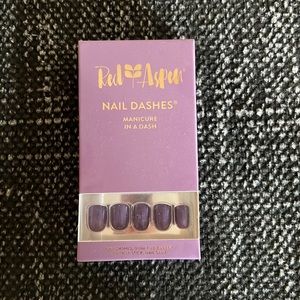 Red Aspen Nail Dashes
